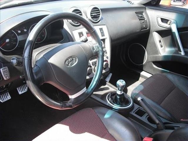 Image 11 of 2006 Hyundai Tiburon…